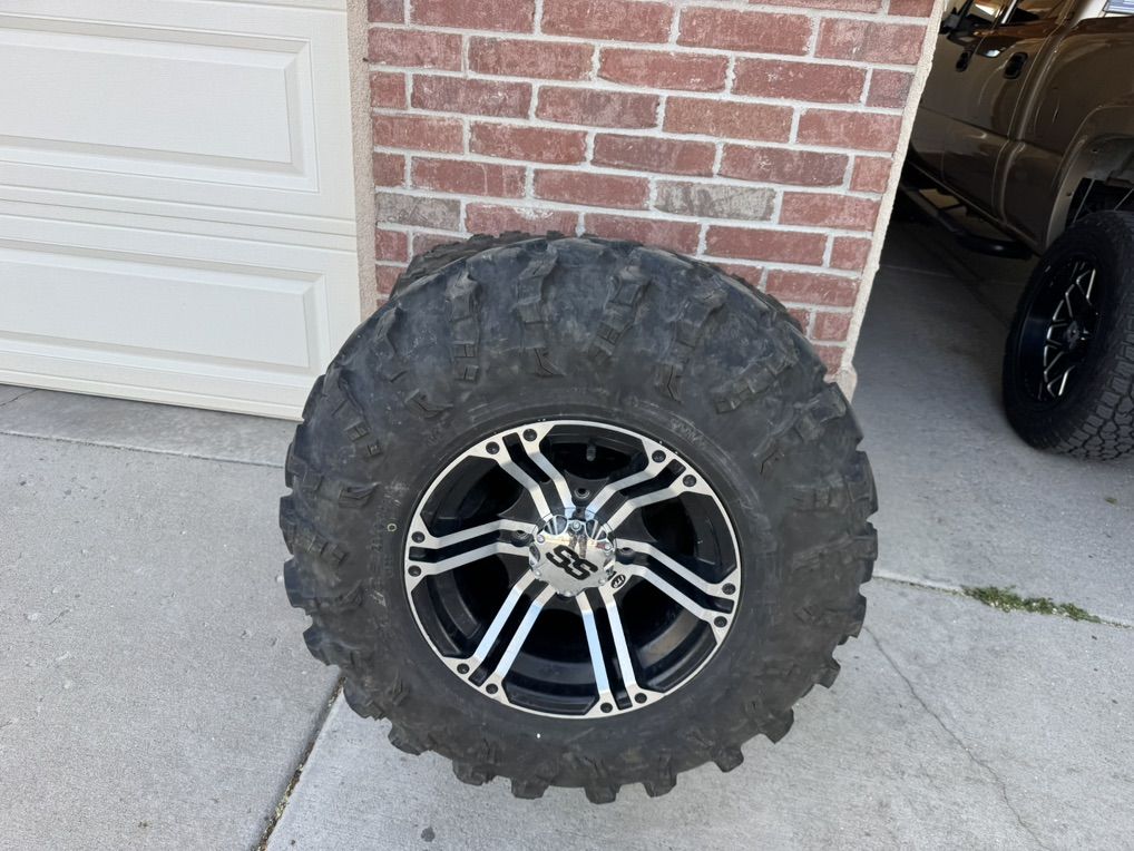 4-Can Am Wheels & Tires