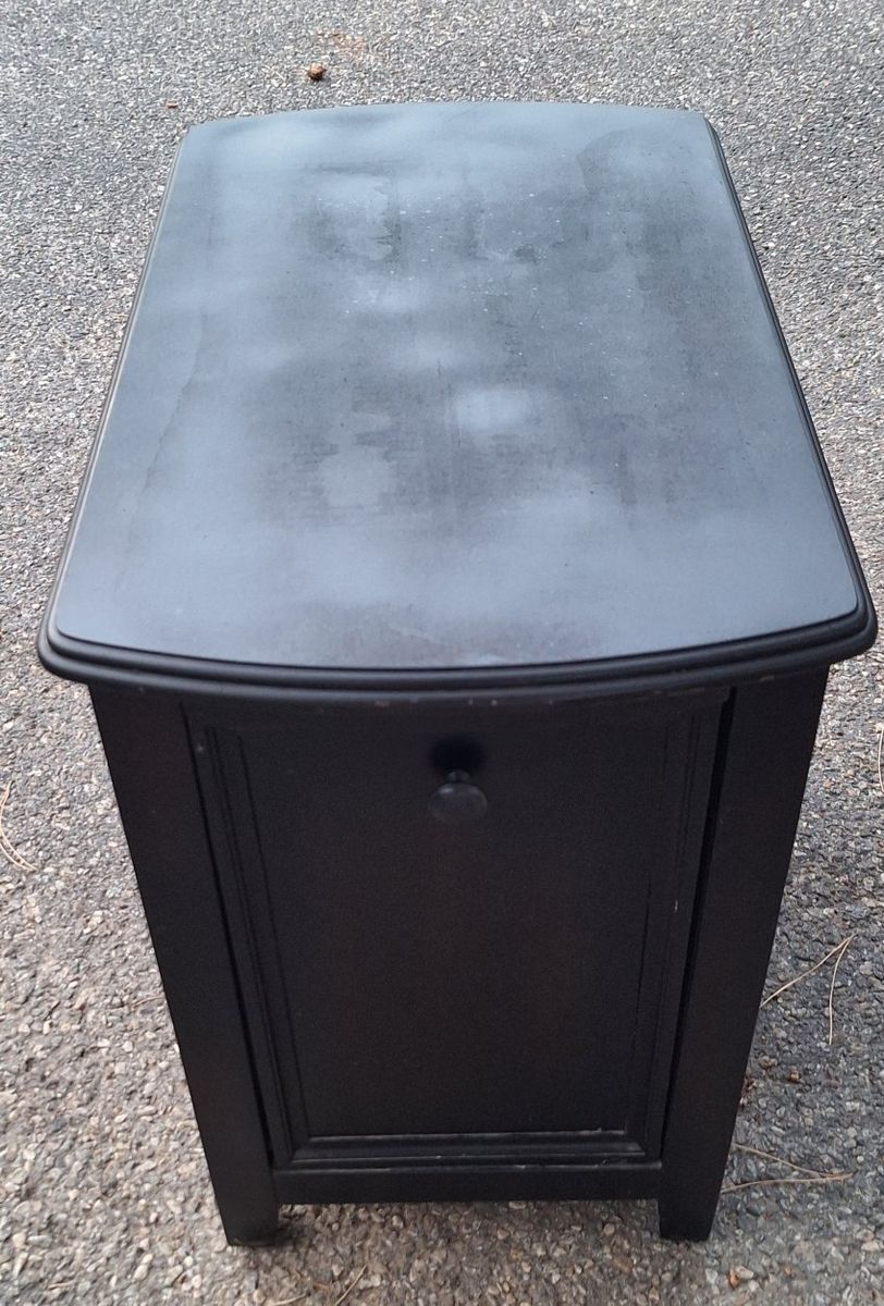 Ashley Furniture Carlyle Chairside End Table - Dark Finish (Model T381-2)