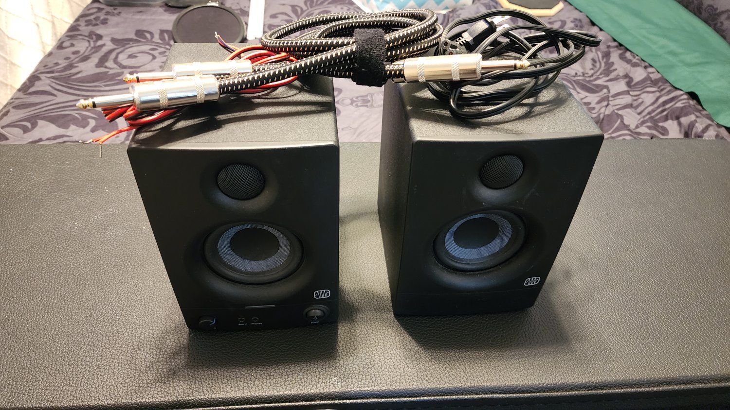 Presonus Eris 3.5 studio monitors with 1/4 inch speaker cables