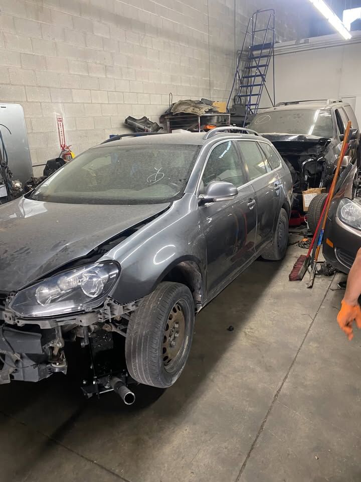 2010 VW Jetta TDI manual Wagon PARTING OUT