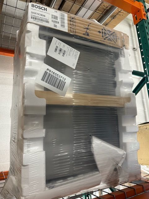Bosch 800 Series SHX78CM5N Dishwasher *New In Box