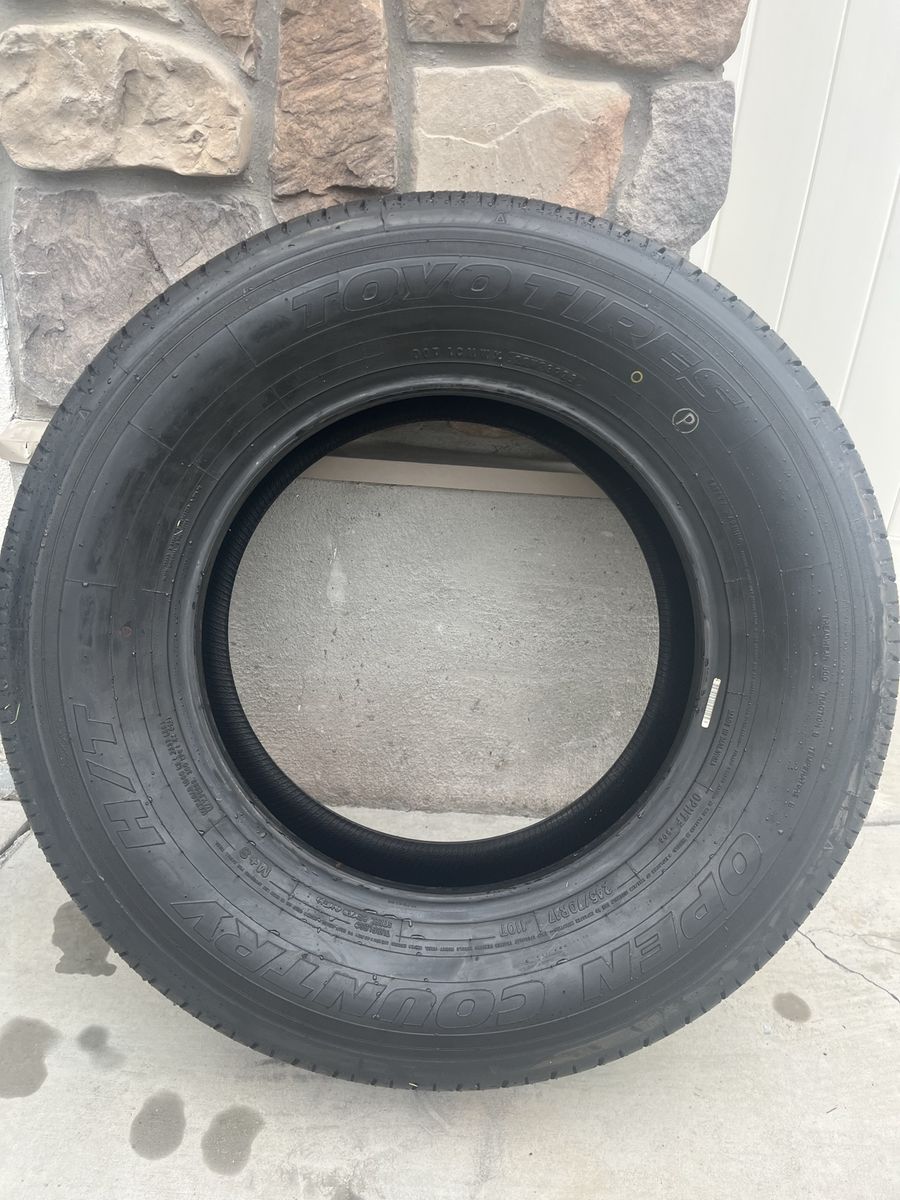 Toyo Open Country H/T 225/65R17 Truck/SUV Tire - Great Tread