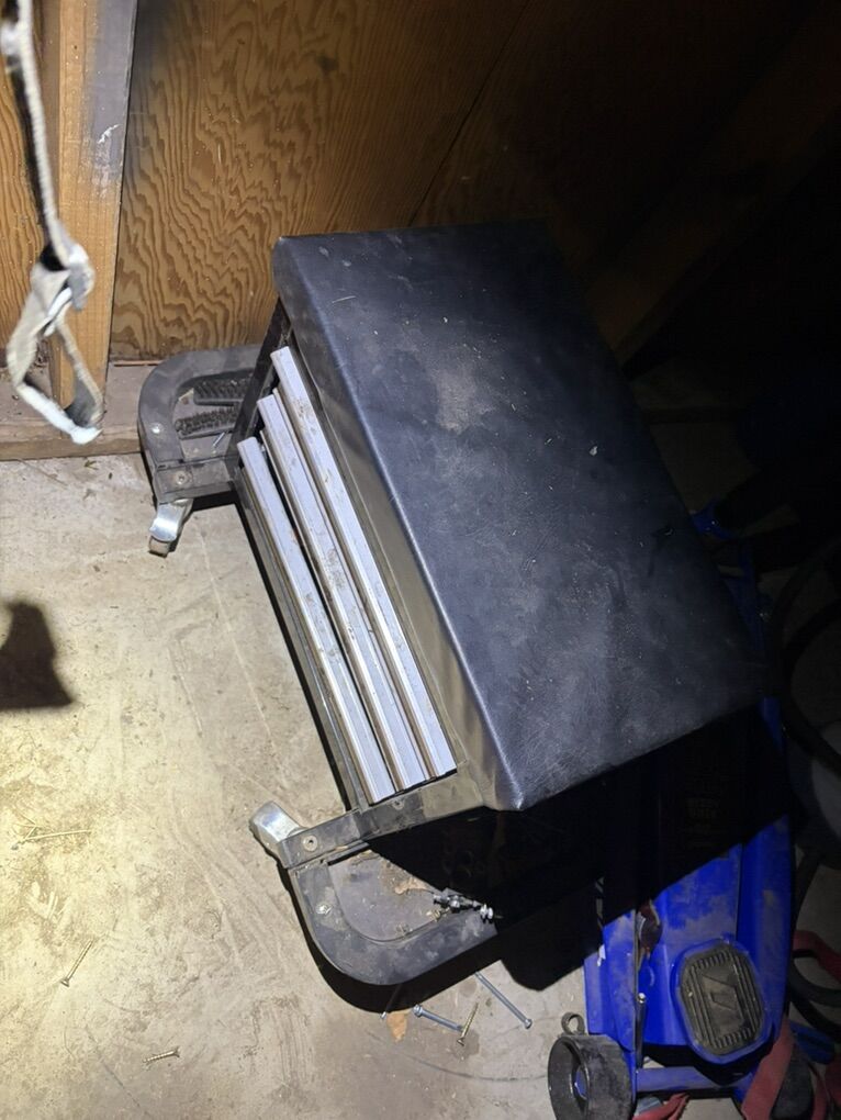 Mechanics Riller Seat With Drawers