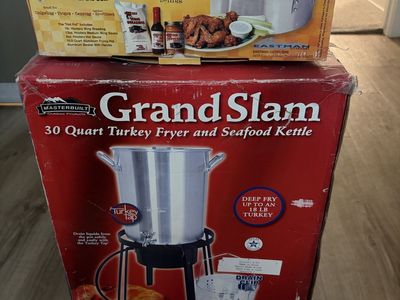 Masterbuilt Grand Slam 30 Qt Turkey Fryer & Seafood Kettle Kit with Hooters Hot Pot Steamer
