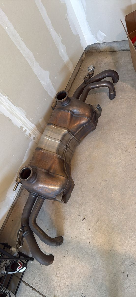 Lamborghini Huracan OEM Exhaust Muffler Assembly with Valves and Piping