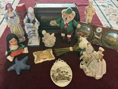 Antiques & vintage treasures