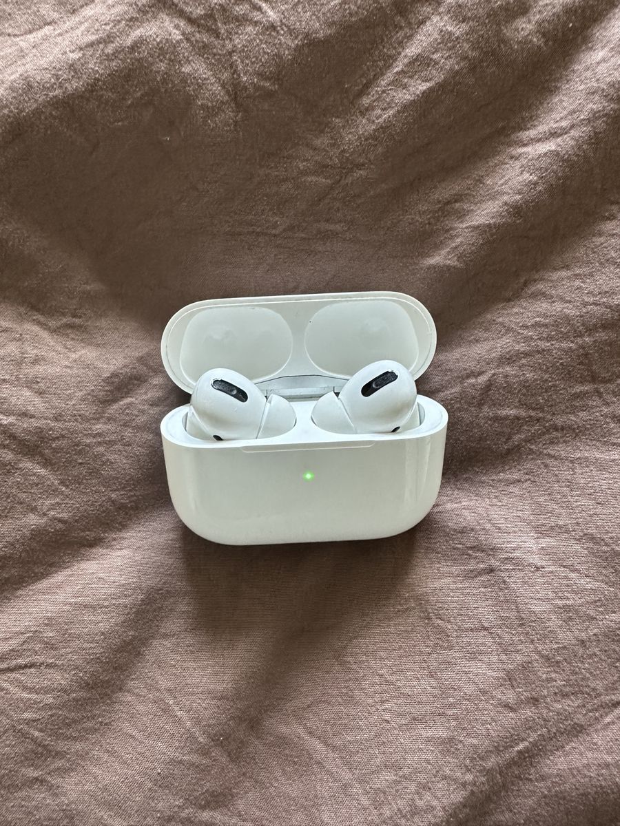 Apple AirPods Pro (1st Gen) - White Wireless Earbuds with Charging Case