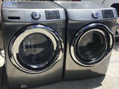 BEAUTIFUL SAMSUNG STEAM FRONT LOAD SET CAN BE STACKABLE INCUDES FREE DELIVERY!!!