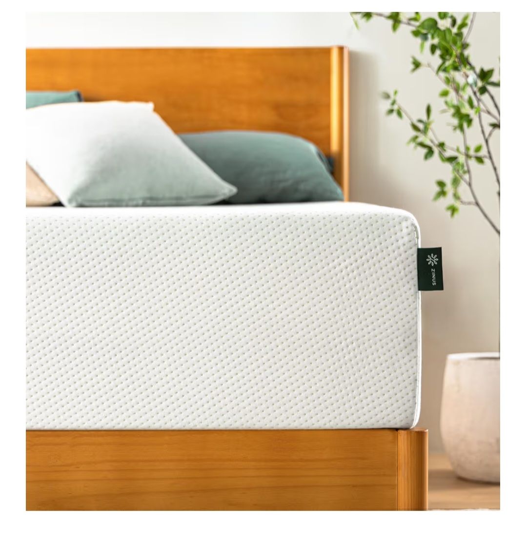 NEW Zinus 10" Queen Green Tea Memory Foam Mattress
