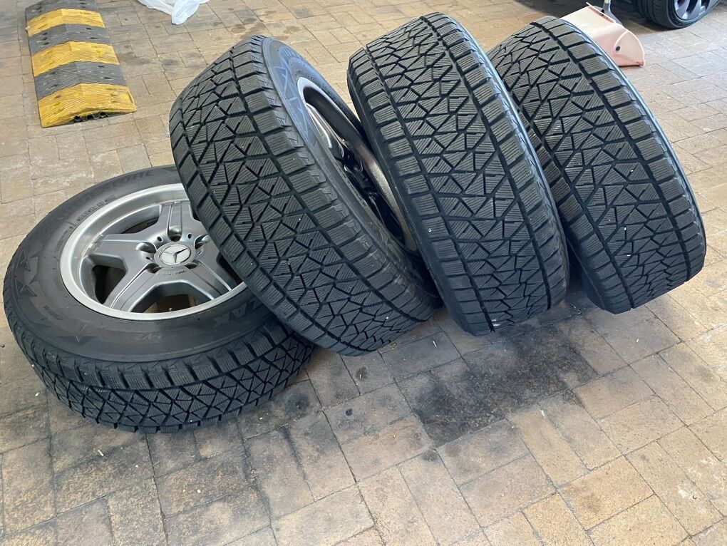 Mercedes G55 AMG Rims And Bridgestone Blizzak Tire