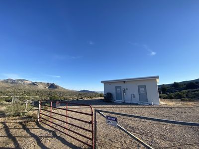 1 Acre +400 Sq Ft (Approx.) Building