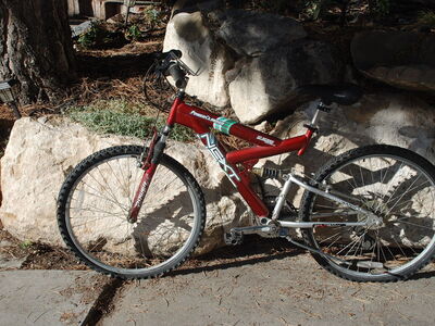 mountain bike, competition bike.