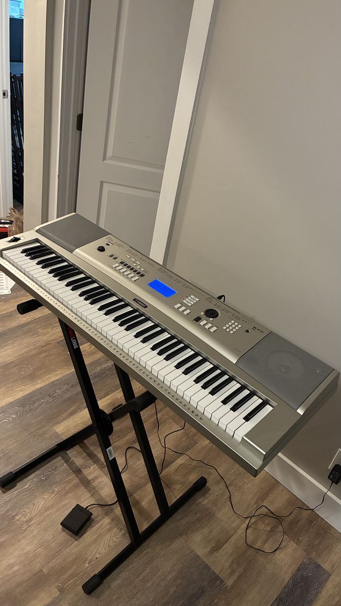 Yamaha YPG-235 Keyboard w/ Stand and Sustain Pedal
