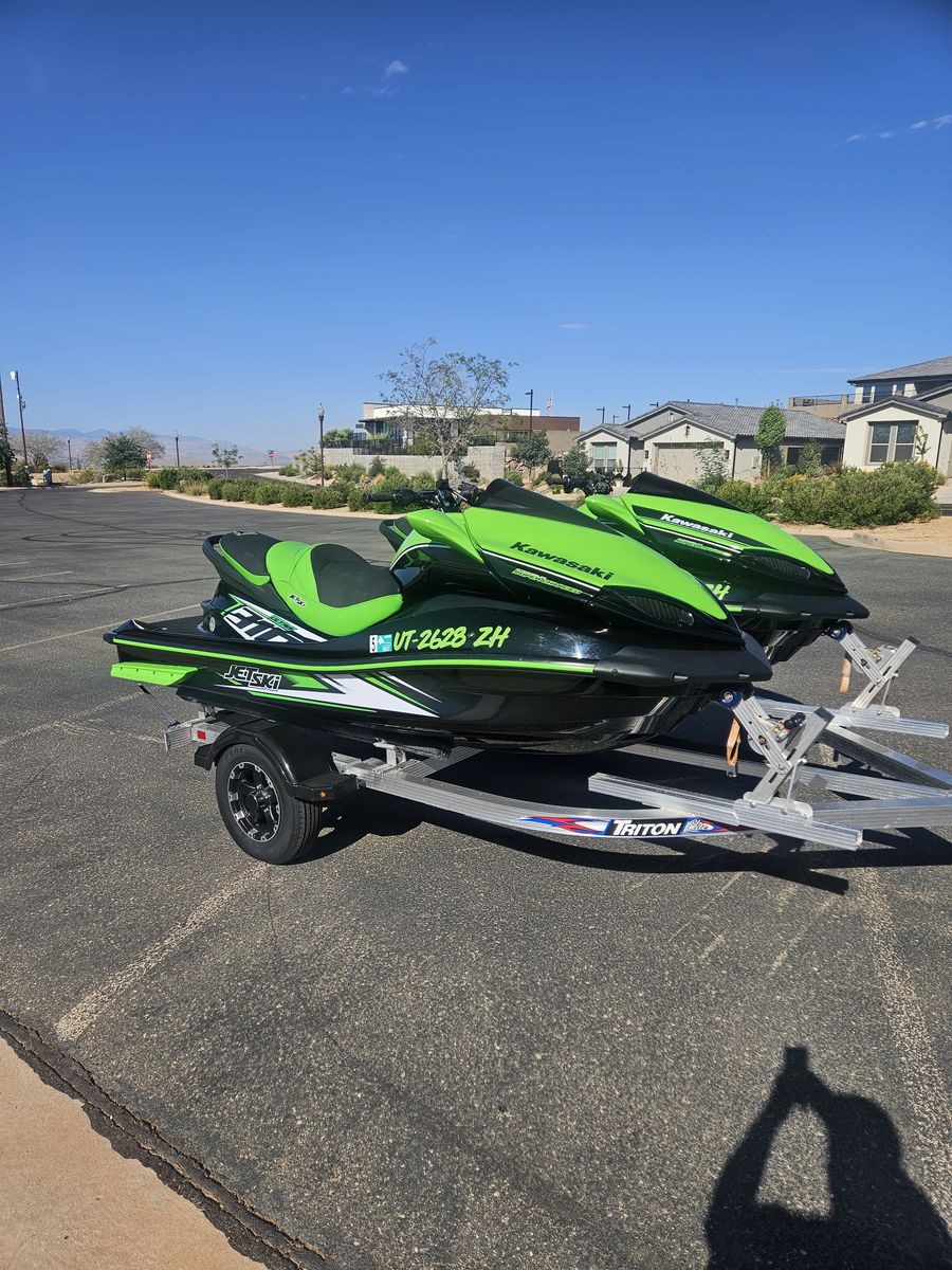 2017 and 2016 Kawasaki Ultra 310r waverunners