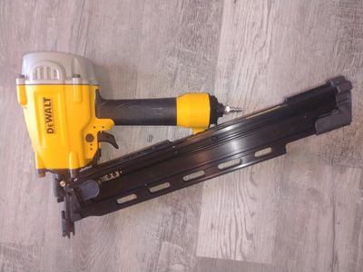 DeWalt 21° Pneumatic Framing Nailer OBO