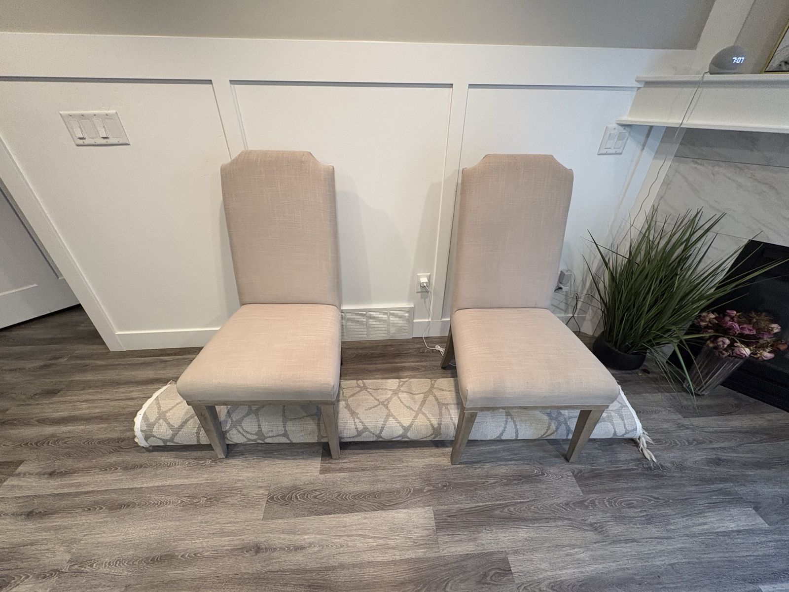 🪑 Upholstered Dining/Accent Chairs (Set of 2)