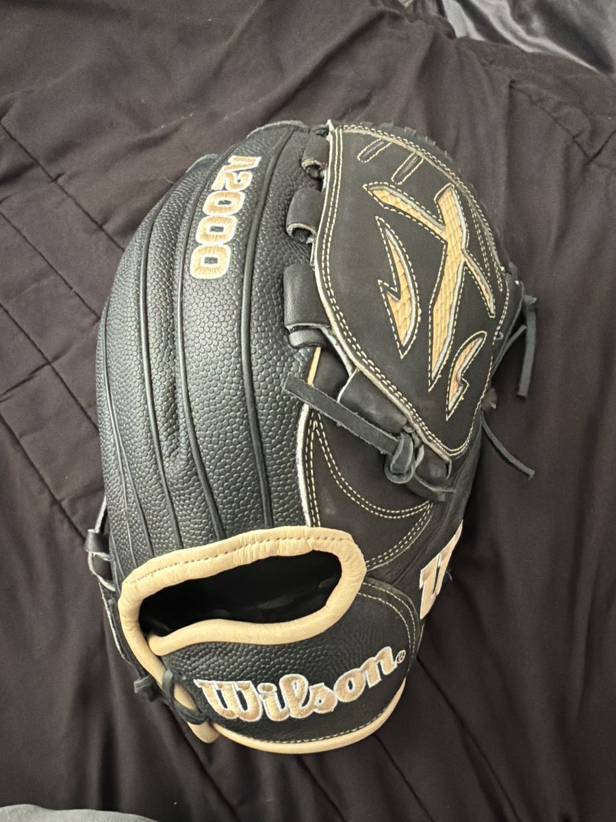 Wilson A2000 Snake skin Pitcher glove