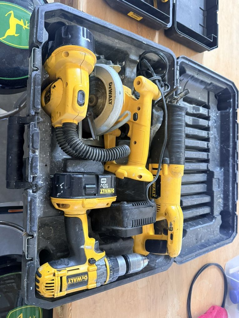 Dewalt 18V 4 Pack