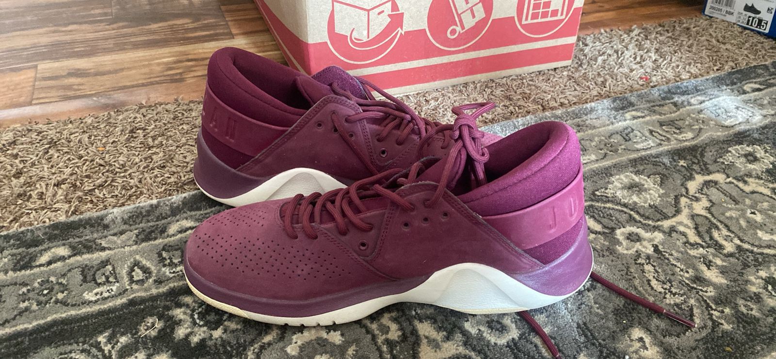 Like new jordans size 7