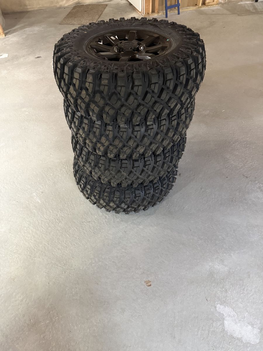 Polaris pro armor crawler XP wheels and tires