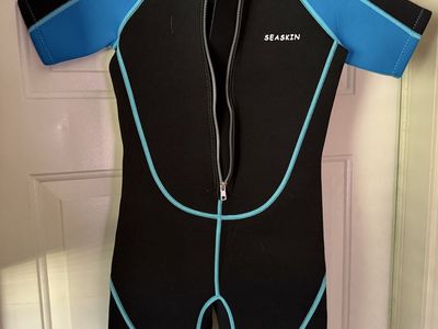 Seaskin Kids 2mm Neoprene Shorty Wetsuit Front Zip - Size 12 (Brand New) no tags