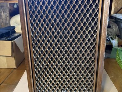 Vintage Sansui SP-200 3-Way 5-Speaker System Wooden Cabinet