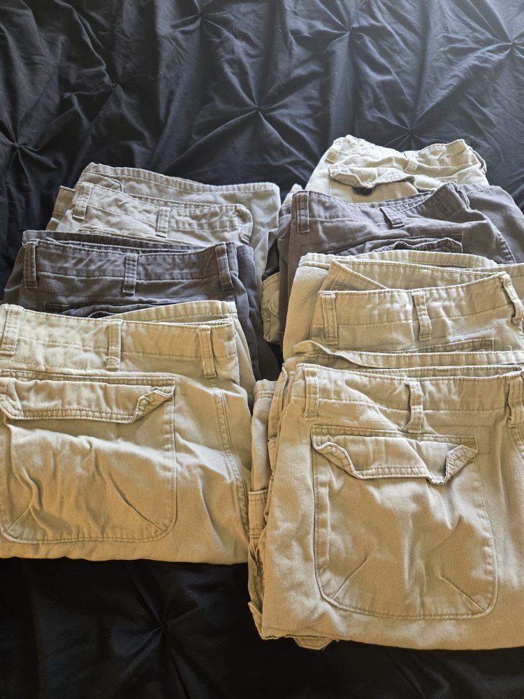 Wrangler men's cargo shorts. Size 38W