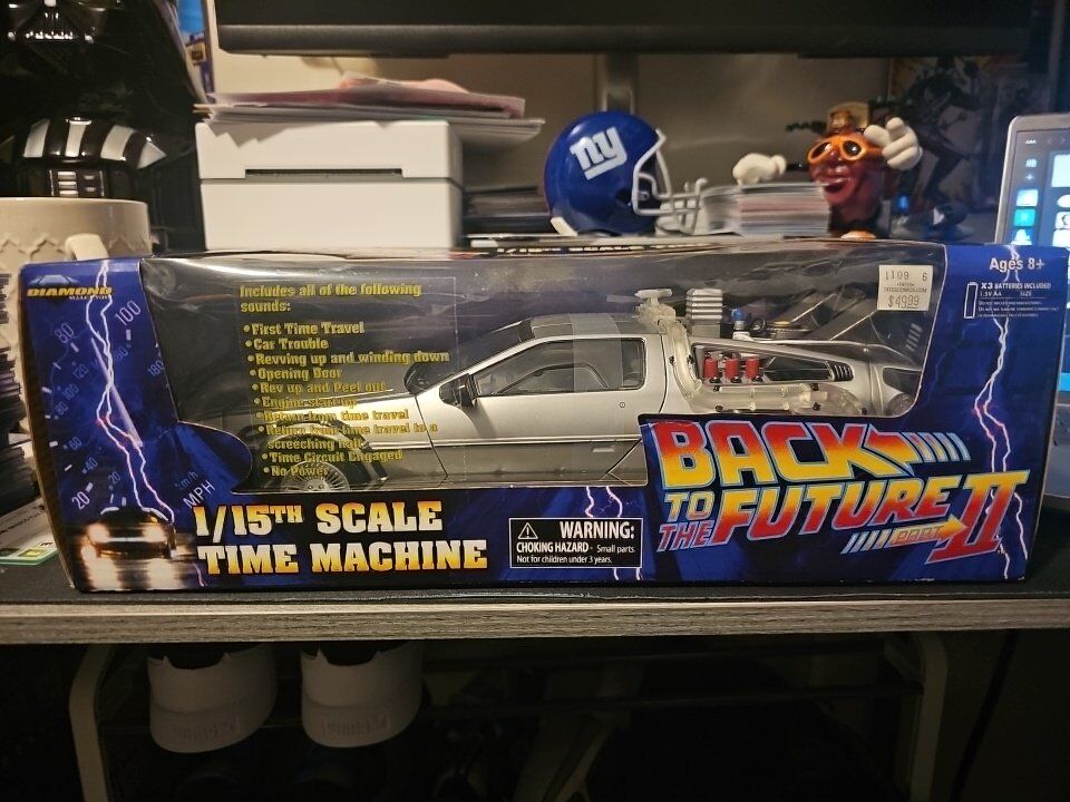 Diamond Select Back to the Future 2 II DeLorean Ti