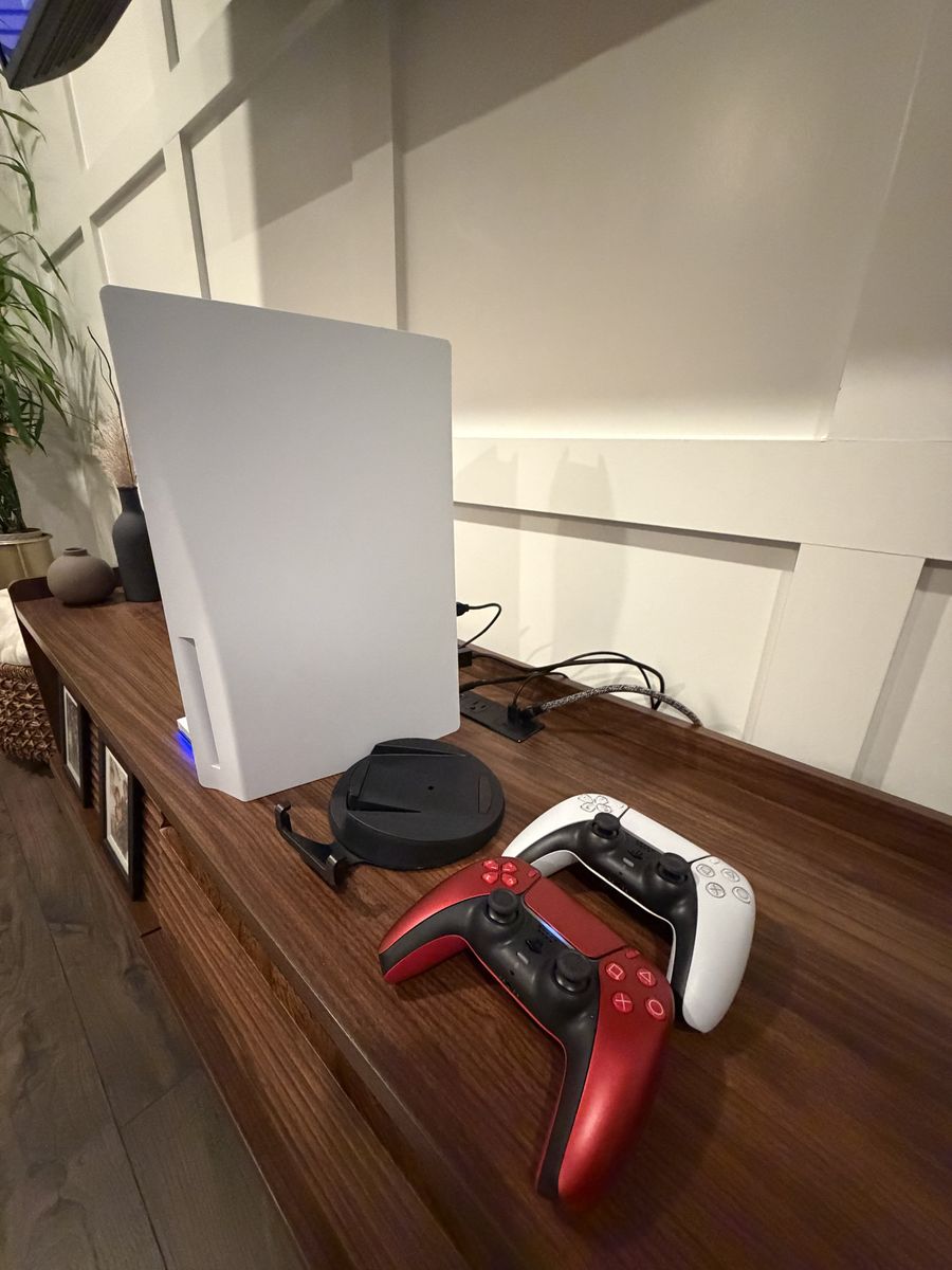 Main image 5