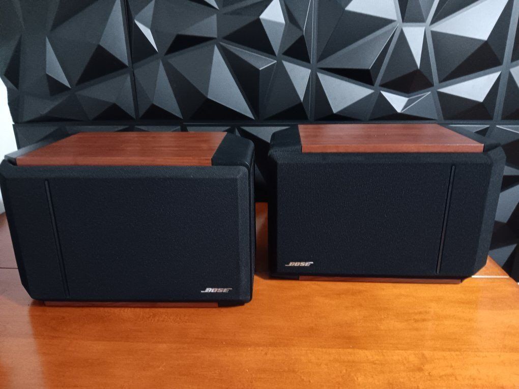 Bose 301 Series IV Direct/Reflecting speakers. Exc