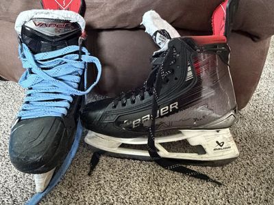 Bauer Vapor X5 Pro Ice Hockey Skates, Junior Size 9 Fit 3, Black/Red/White with Light Blue Laces