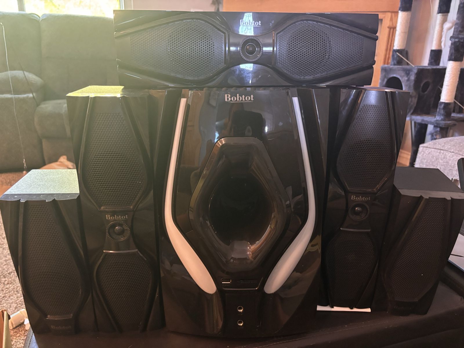Nice, good working, entire Bobtot surround sound system