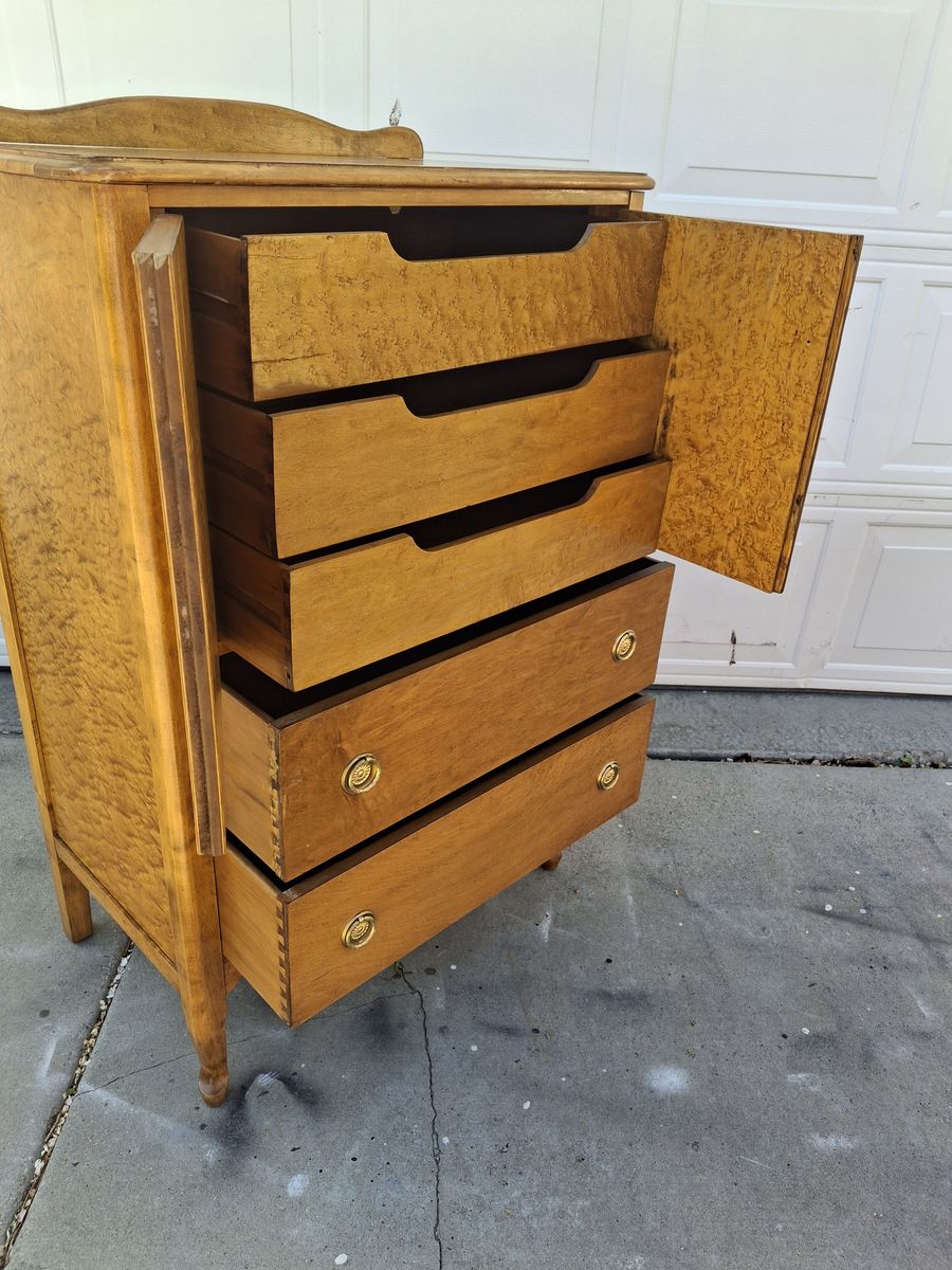1950 all wood dresser/aly