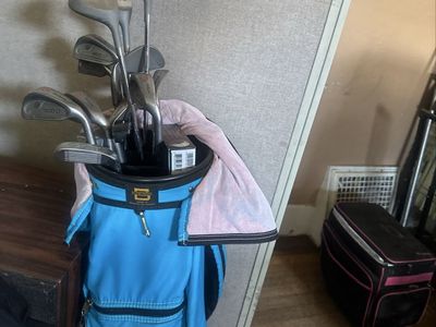 Used Wilson 1200 LT Golf Club Set w/ Blue Balade Light Thirst Quencher Bag