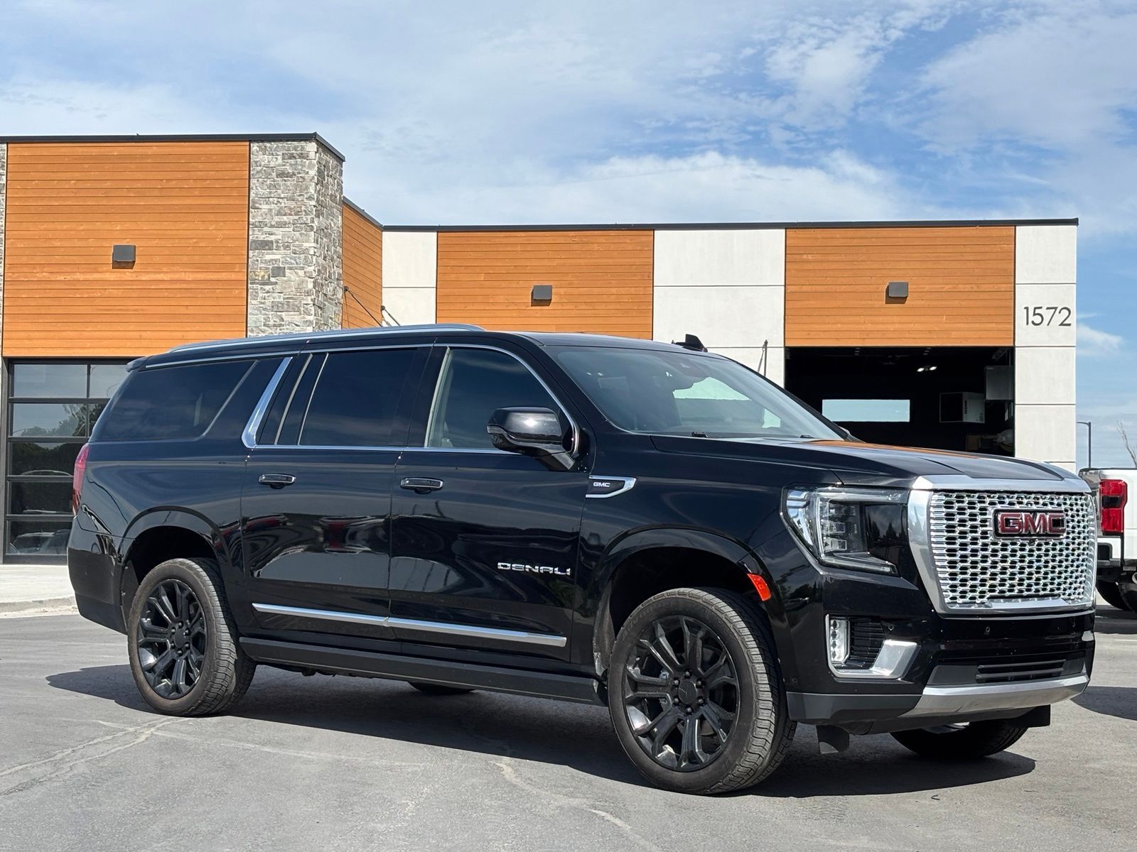 2023 GMC Yukon XL Denali