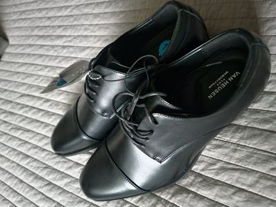 Mens size 10 Black Dress Shor