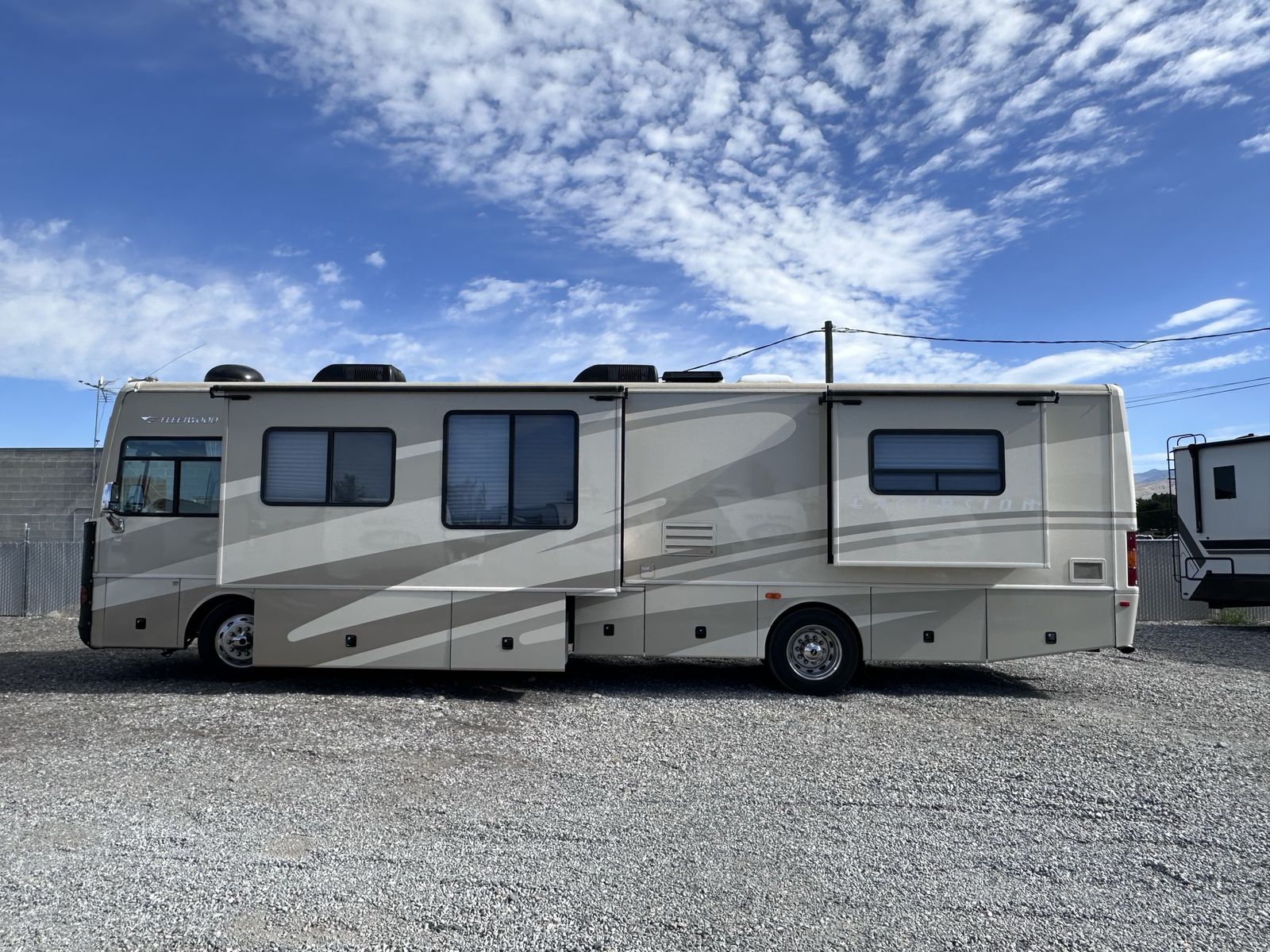 2006 Fleetwood Excursion 39J