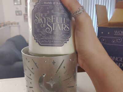 Harbringer inspired candle; Jennifer L Armentrout