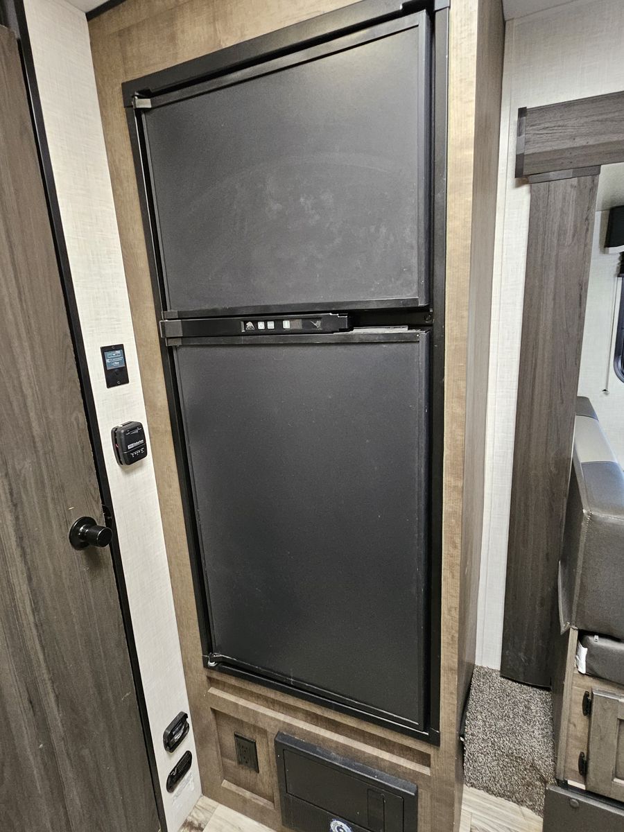 Main image 11