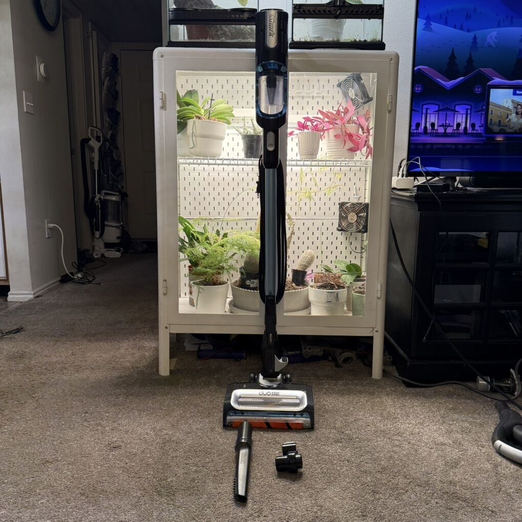 CLEAN Shark performance ultralight stick vacuum