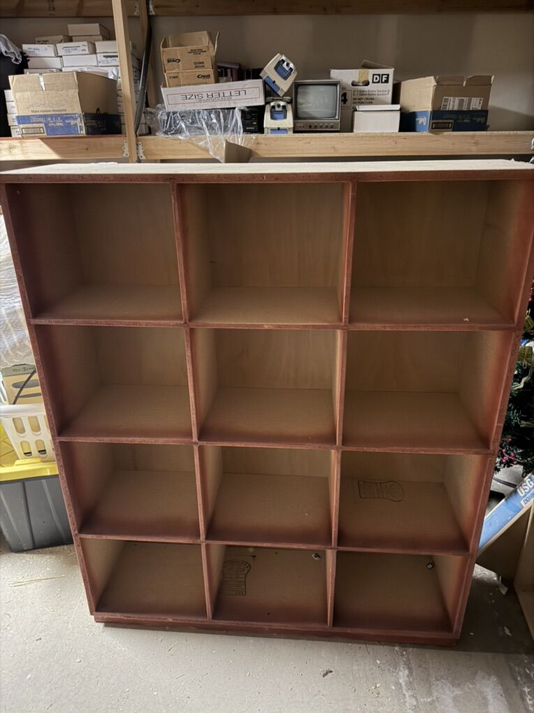 Heavy Duty Hardwood Plywood Shelves/Cubby