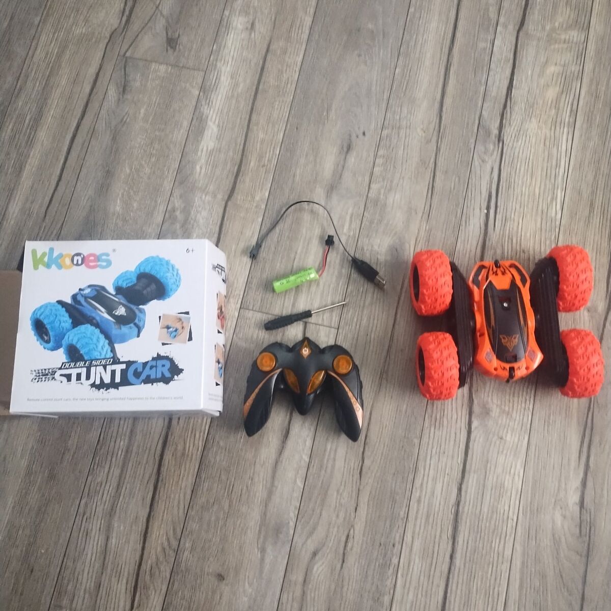 double sided stunt car