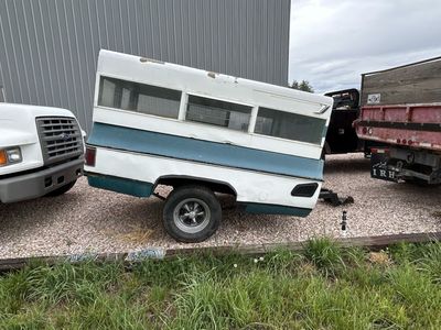 Truck bed trailer with shell