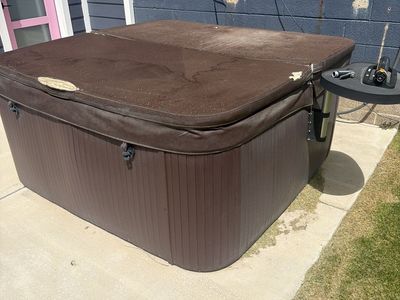 Free aquaterra hot tub