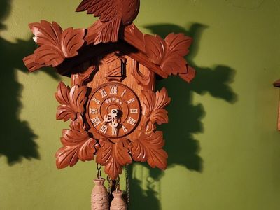 Nice Poppo Cuckoo clock plays music