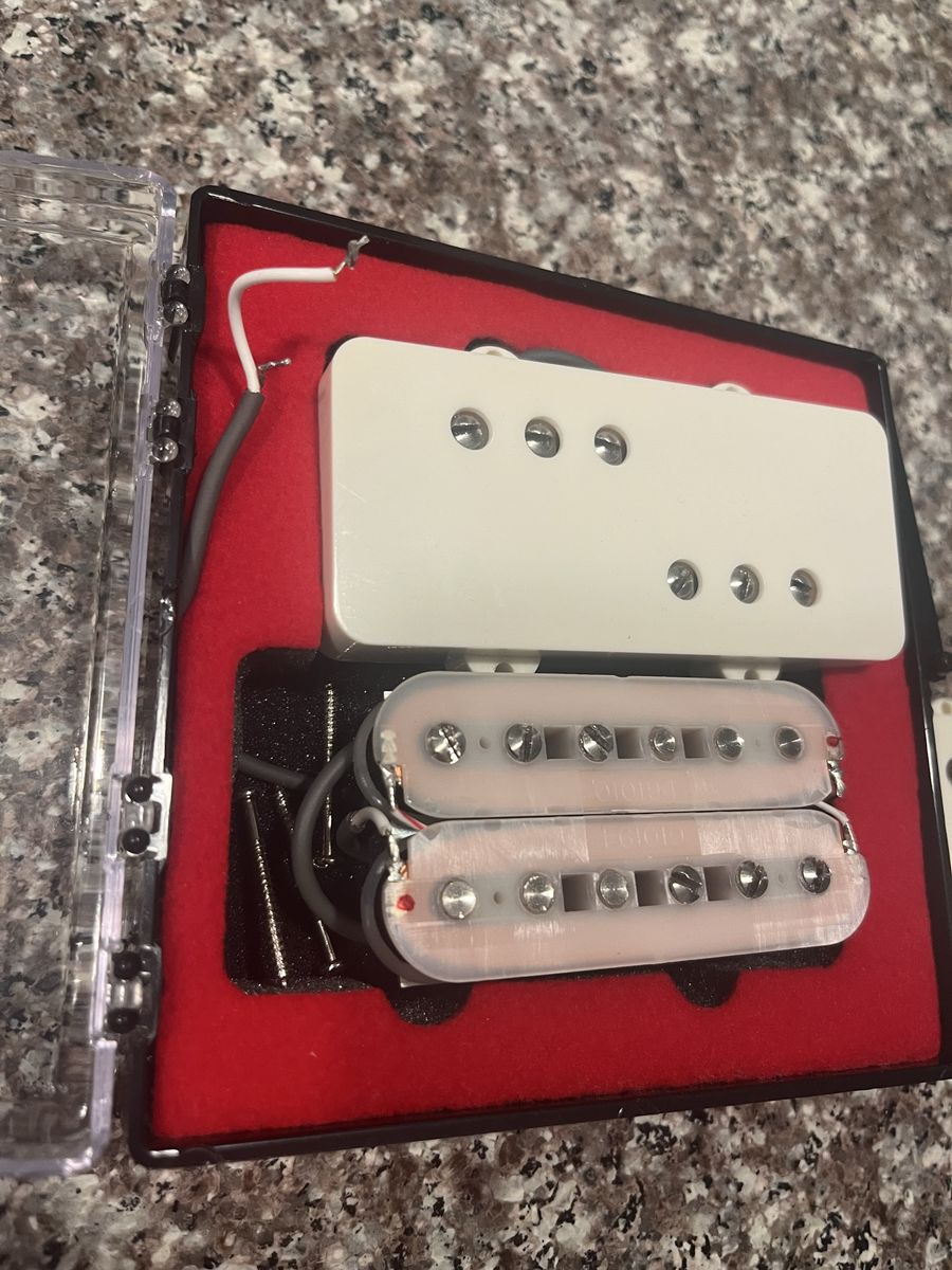 Fender cunife wide range humbuckers for jazzmaster
