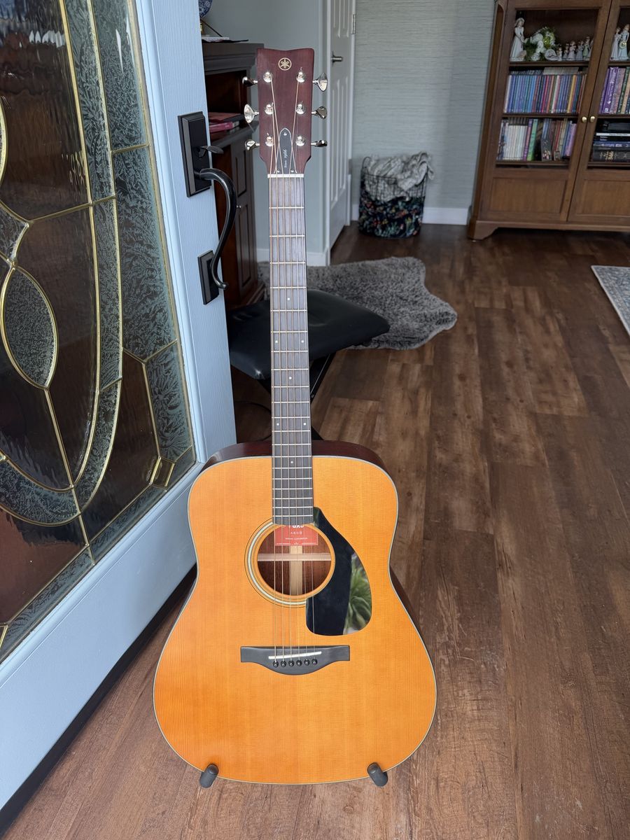 Yamaha FGX3 A.R.E. Acoustic-Electric Guitar - Natural Finish,  good condition