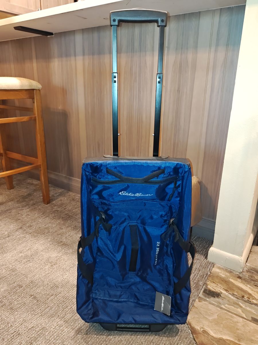 Eddie Bauer Traverse 22 inch suitcase. Brand new with original tag!
