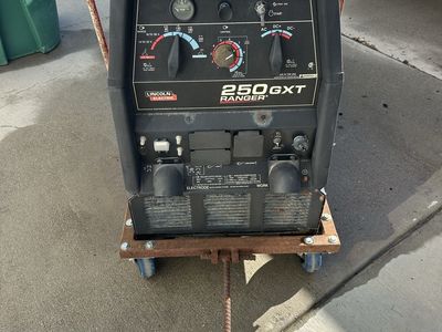 Lincoln Ranger 250 GXT welder