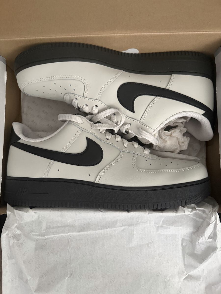 Nike Air Force 1 '07 Light Bone/Black Sneakers Size 11/ New